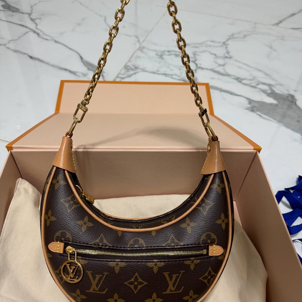 Louis Vuitton Brown Monogram Women's Bag
AUTHENTIC LIKE NEW! 
Taking offers